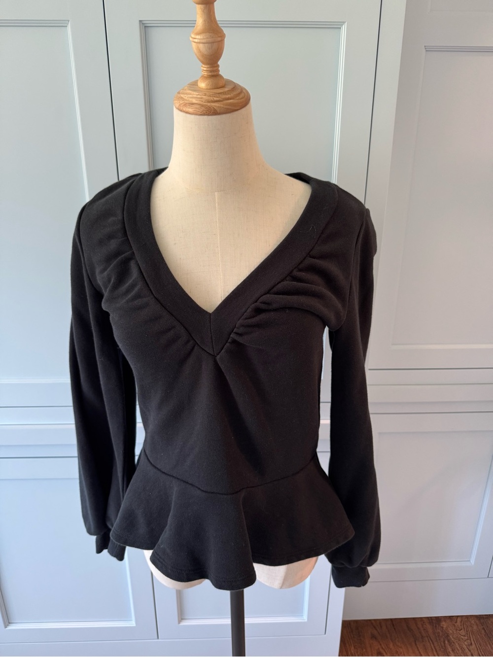 Maeve by Anthropologie Black V-Neck Peplum Long-Sleeve Top